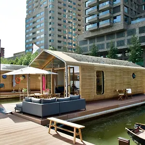 Holiday home Wikkelboats At Floating Rijnhaven, Rotterdam